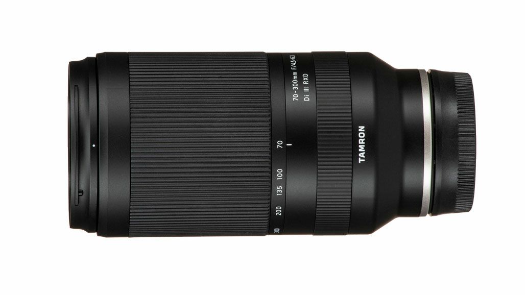 70-300mm-F4_5-6_3-Di-III-RXD-for-Canon_01