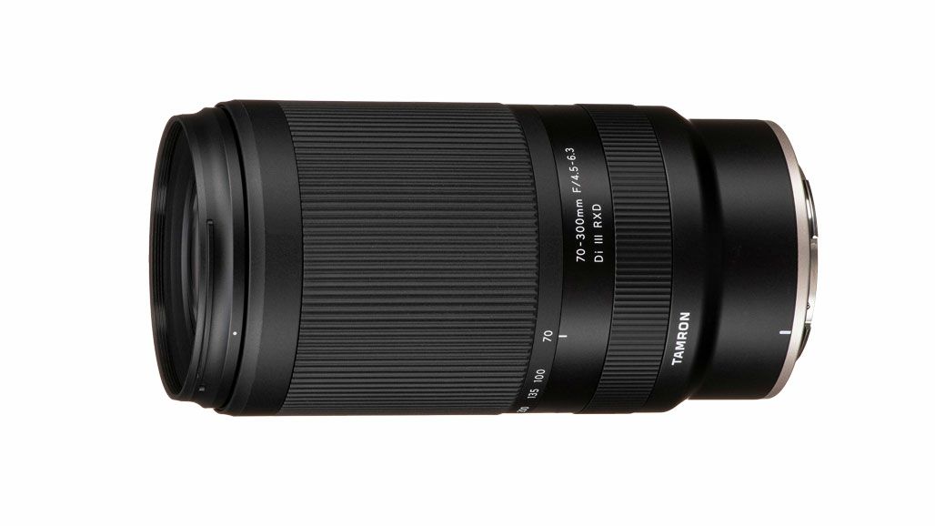 70-300mm-F4_5-6_3-Di-III-RXD-for-NIKON-Z_01