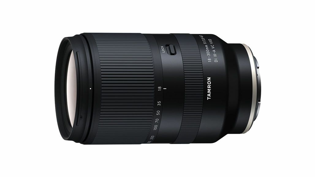 8-300mm-F3_5-6_3-Di-III-A-VC-VXD-For-Sony-Alpha-CSC-E-Mount_01